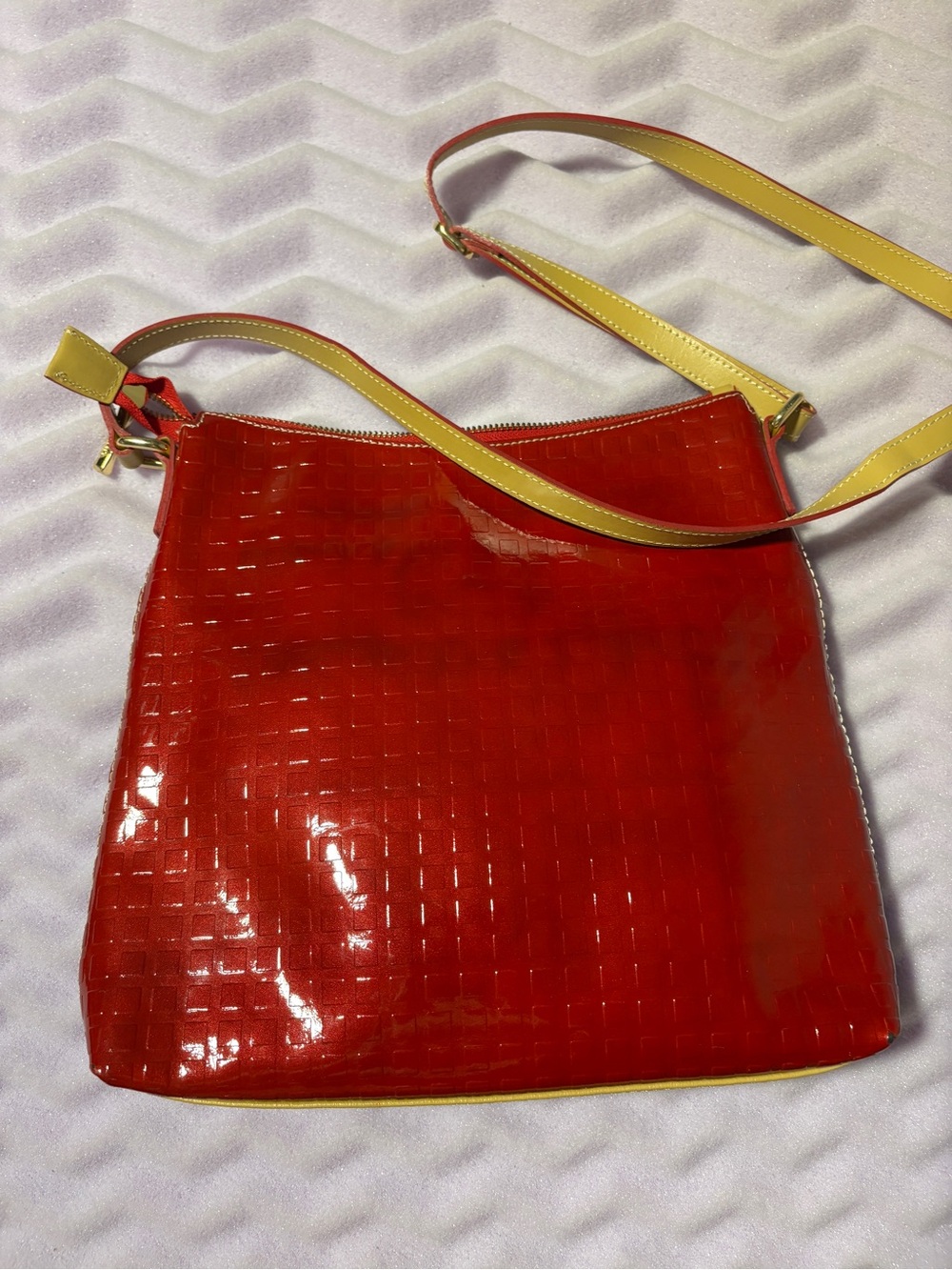 Italian Arcadia Red Patent Crossbody Bag with Contrast Strap - Picture 4 of 15